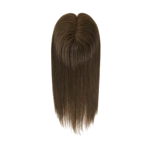 Doğal görünümlü protez saç ile saç dökülmesi yaşayan kadının estetik saç modeli